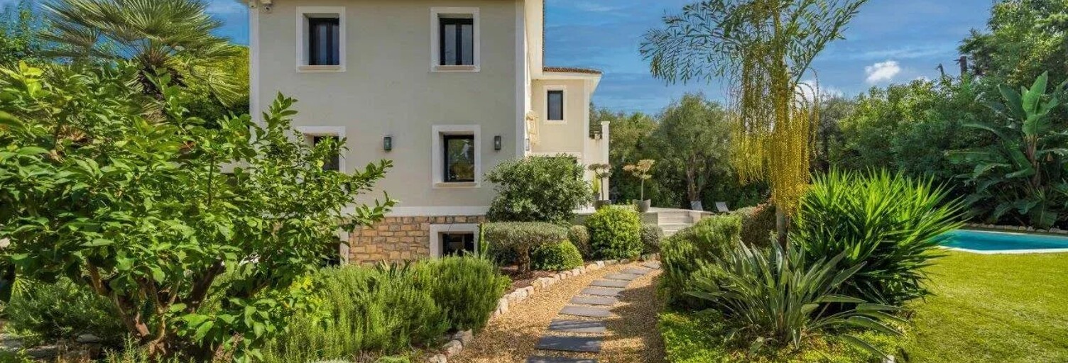 Maison 5 Pièces 247 m² à vendre à Antibes (06600)
