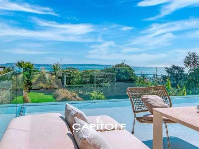Golfe Juan - Vue mer panoramique du Cap d'Antibes aux Îles de Lé — photo du bien