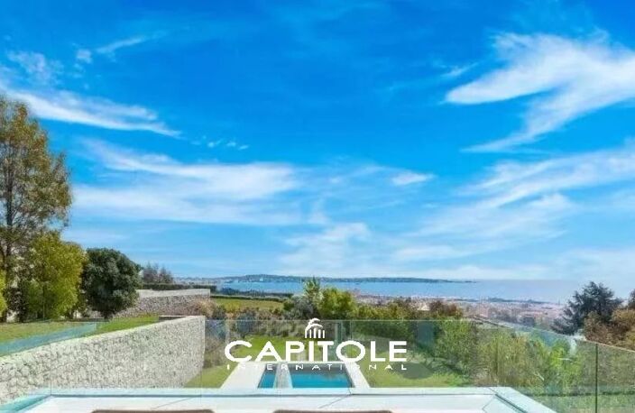 Golfe Juan - Vue mer panoramique du Cap d'Antibes aux Îles de Lé — photo 5