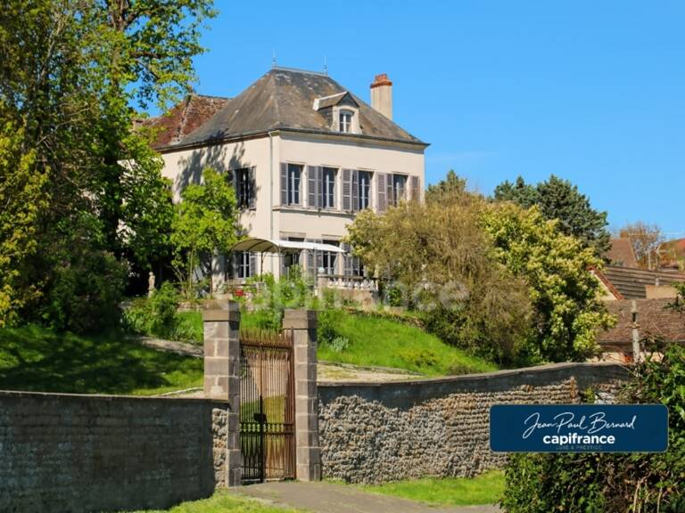A Charrecey (71) Ancien Domaine viticole de 380 m² environ à 13 minutes de la gare TGV et 13000 m² de terrain ! — photo 1