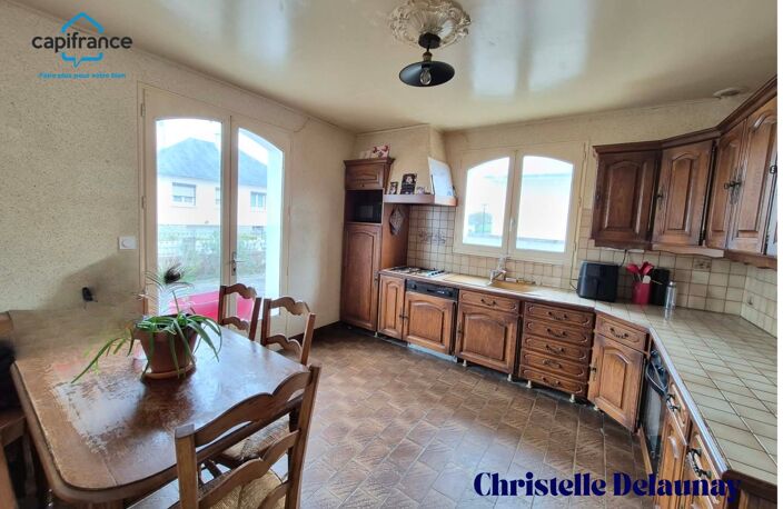   À VENDRE – Maison à rénover en centre-bourg de Méral (53) — photo 2