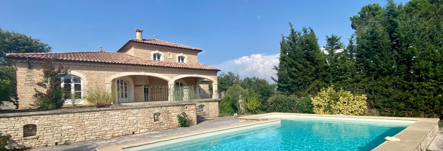 Maison 9 Pièces 304 m² à vendre à Pont-Saint-Esprit (30130)