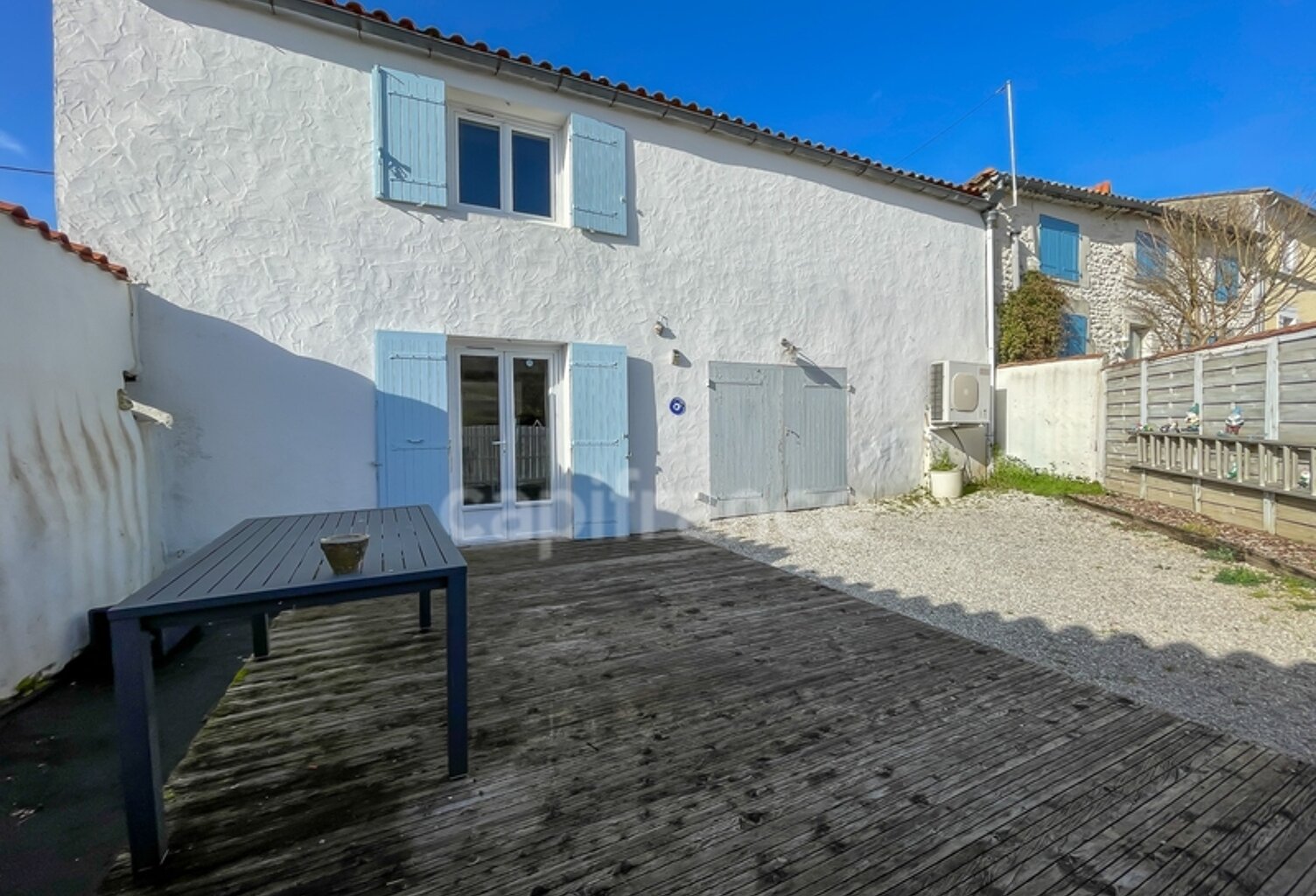 Maison à vendre 4 pièces BREUILLET (17) - Garage - Jardin — photo 1
