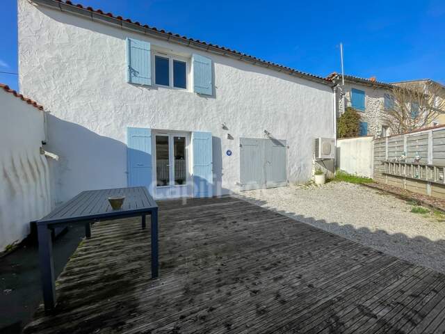 Maison à vendre 4 pièces BREUILLET (17) - Garage - Jardin — photo du bien