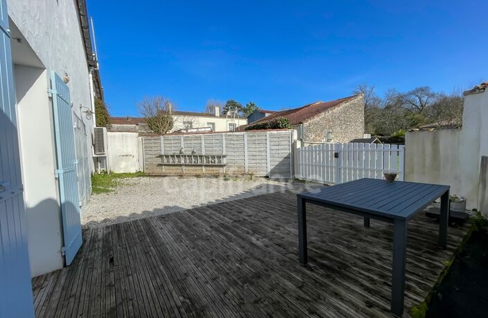 Maison à vendre 4 pièces BREUILLET (17) - Garage - Jardin — photo 2