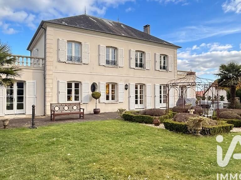 Vente Maison/villa 8 pièces — photo 1