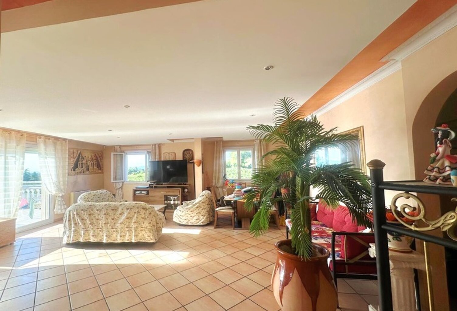 Maison 295 m2 + terrain 1500 m2 PRISSE (71) — photo 1