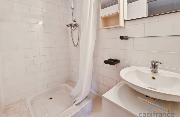 Maison familiale ou 2 habitations - 222m² avec 7 pièces (5 chambres) - Terrain de 830m² avec Piscine - CASTRIES (34) — photo 4