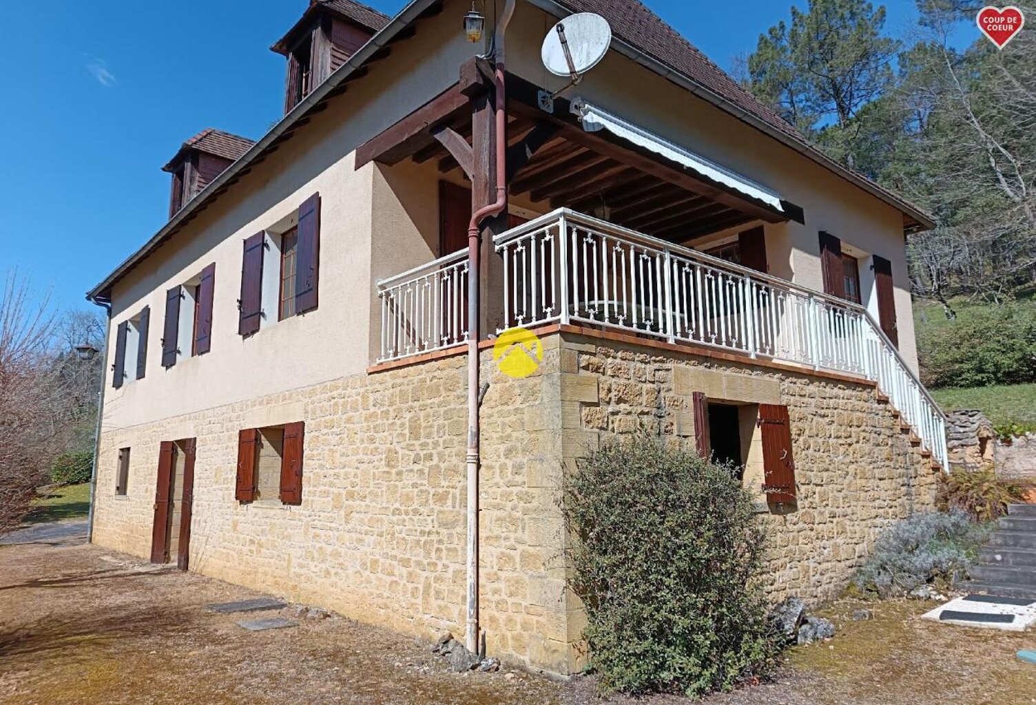 Belle maison vue dominante — photo 1