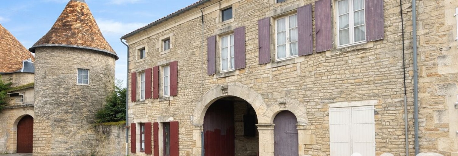 Immeuble  313 m² à vendre à Villefagnan (16240)