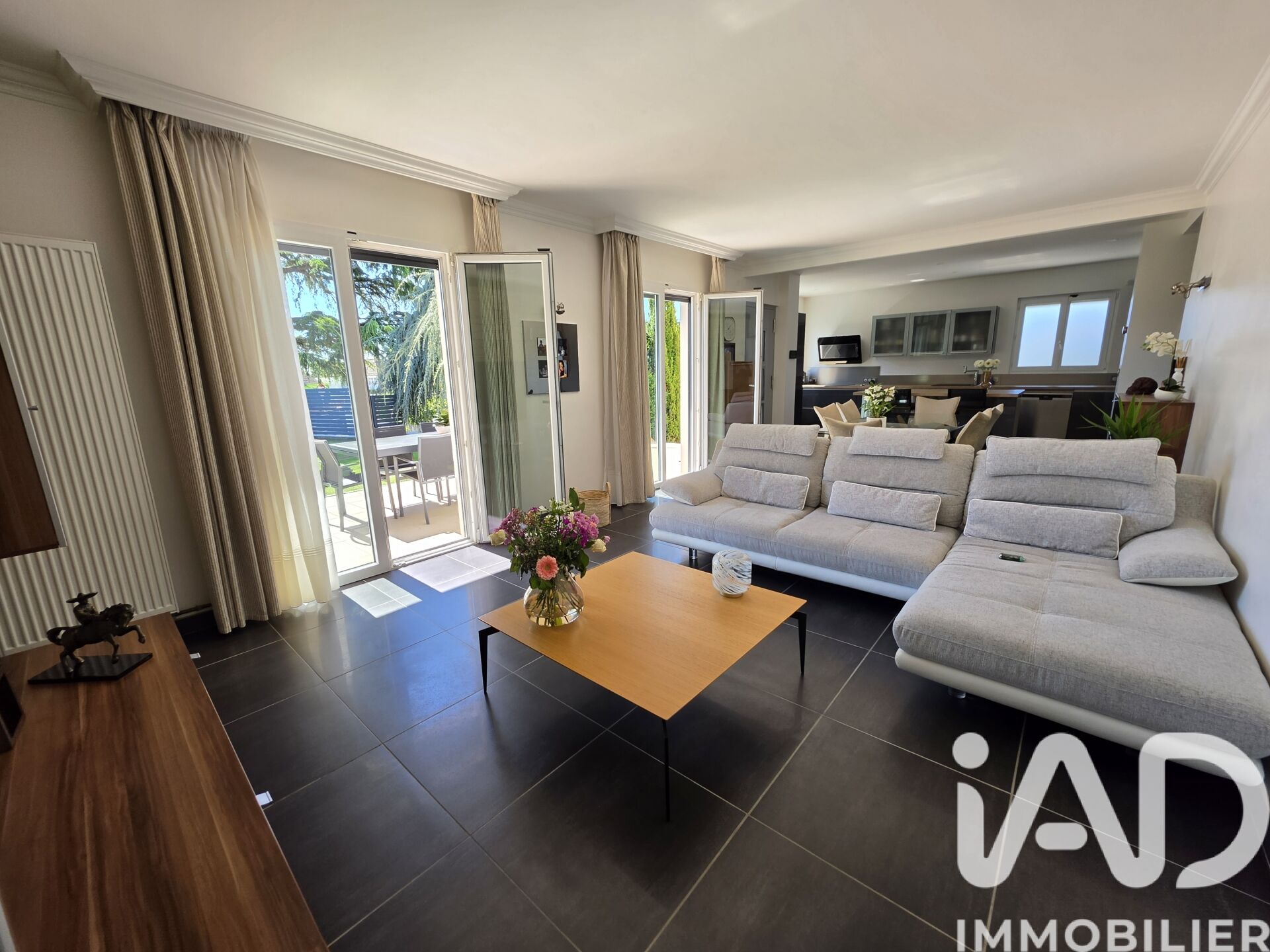 Vente Maison/villa 8 pièces - Photo 2