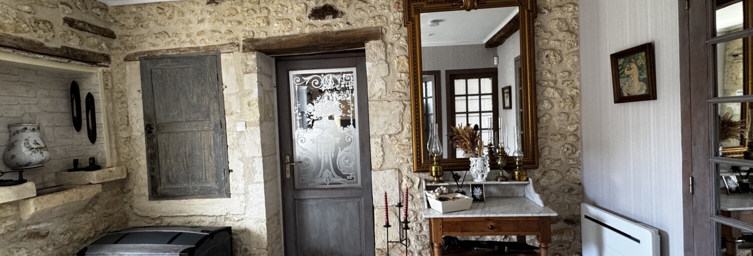 Maison 7 Pièces 172 m² à vendre à Saint-Bonnet-sur-Gironde (17150)