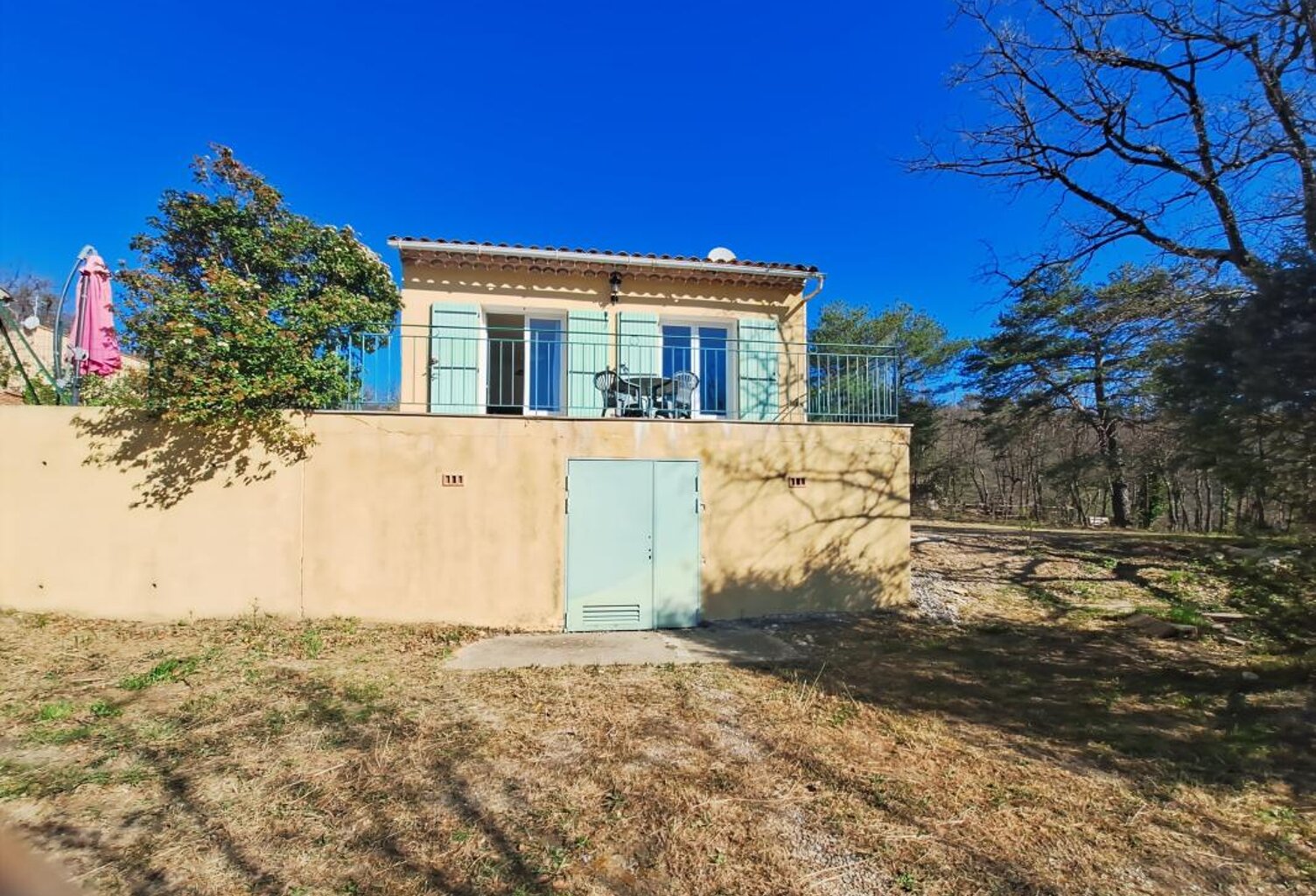 A VENDRE Villa de plain-pied avec beau terrain et fort potentiel — photo 1