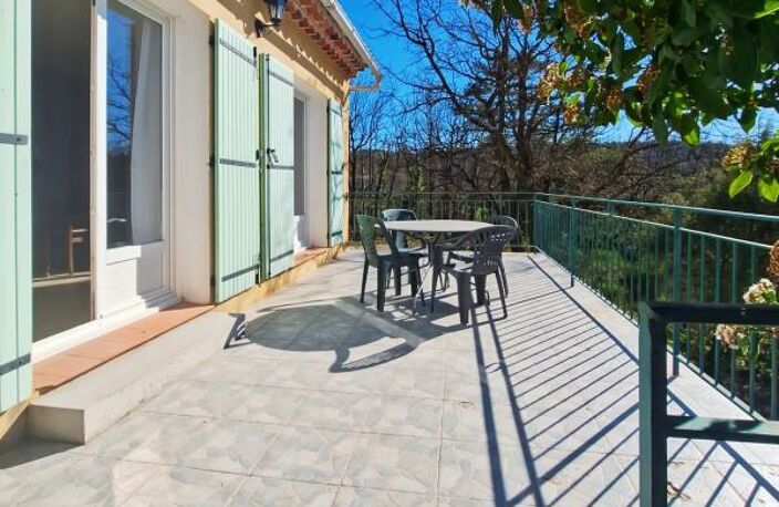 A VENDRE Villa de plain-pied avec beau terrain et fort potentiel — photo 2
