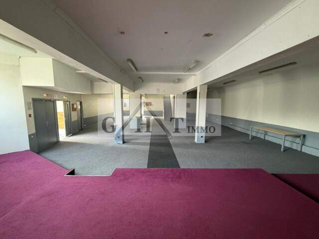 A VENDRE ENTREPOT BUREAU SAINT MAUR DES FOSSES — photo du bien