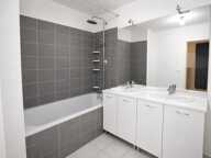 Appartement moderne 3p-Quartier St ASSISCLE-GARAGE-100m²Terrasse — photo 4