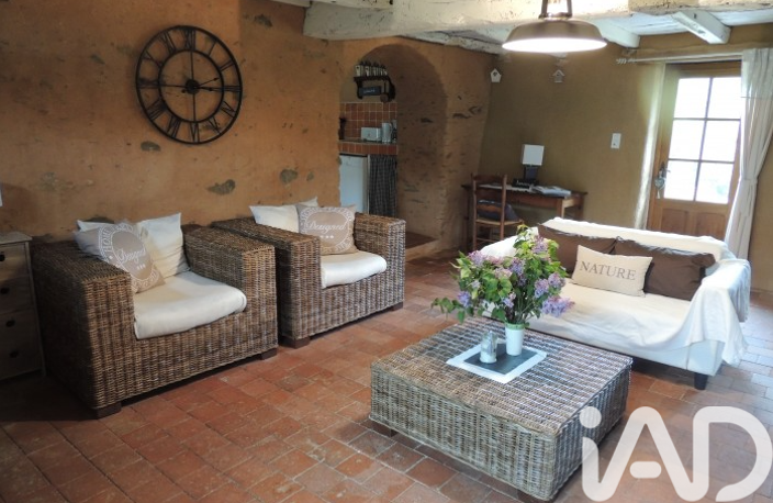 Vente Maison/villa 8 pièces — photo 2