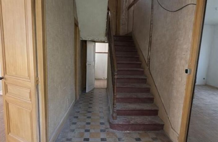 Dans votre agence ORPI Maison bourgeoise à fort potentiel avec grand terrain – Secteur calme, Rive-de-Gier — photo 4