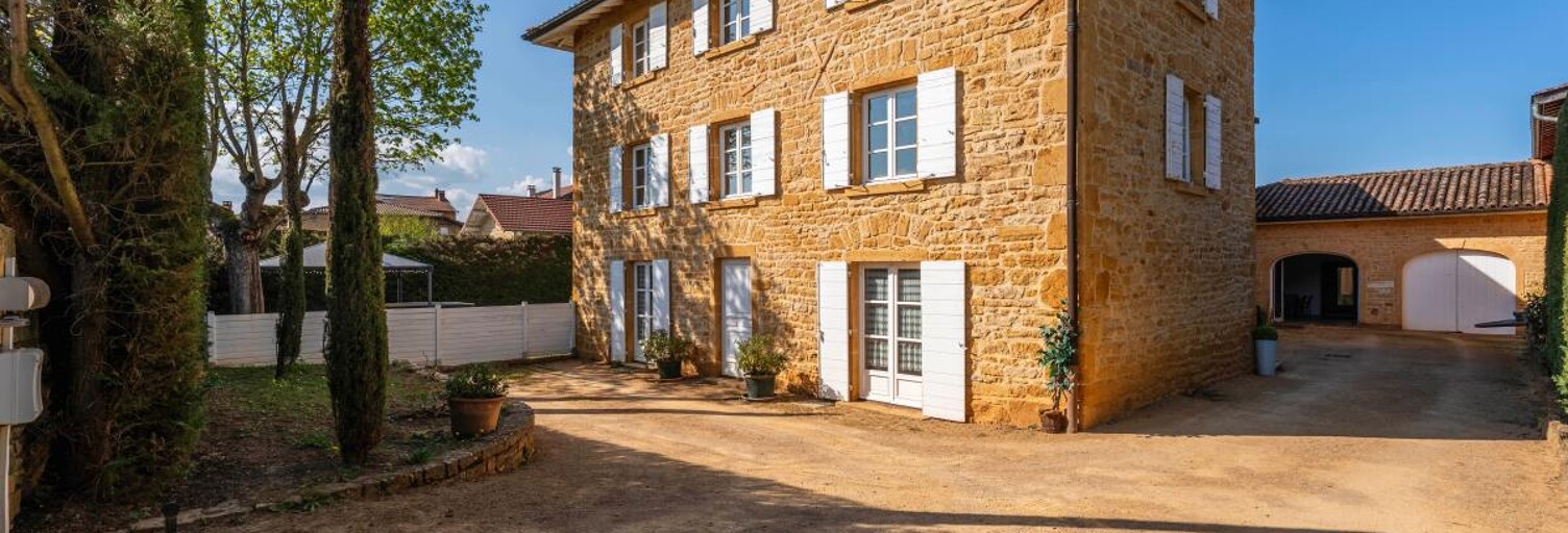 Maison 7 Pièces 352 m² à vendre à Saint-Germain-Nuelles (69210)
