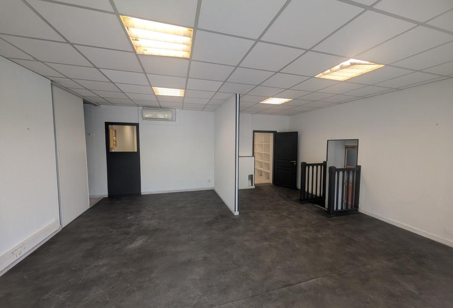 Local commercial / bureaux à louer 133m² - MONT-DE-MARSAN — photo 1