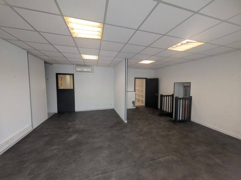 Local commercial / bureaux à louer 133m² - MONT-DE-MARSAN — photo 1