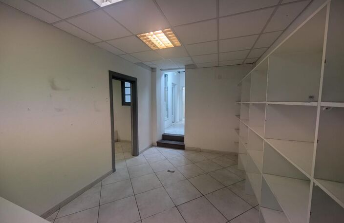 Local commercial / bureaux à louer 133m² - MONT-DE-MARSAN — photo 2