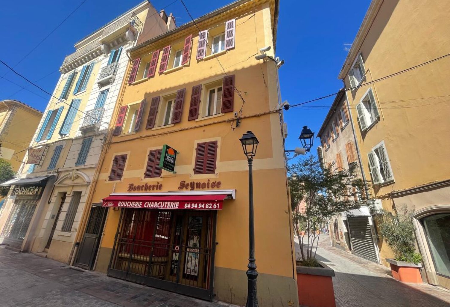 A VENDRE LA SEYNE SUR MER 83500 IMMEUBLE MIXTE COMMERCE ET HABITATION CENTRE VILLE PORT — photo 1