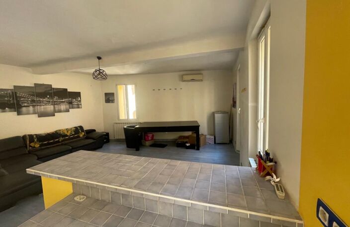 A VENDRE LA SEYNE SUR MER 83500 IMMEUBLE MIXTE COMMERCE ET HABITATION CENTRE VILLE PORT — photo 4