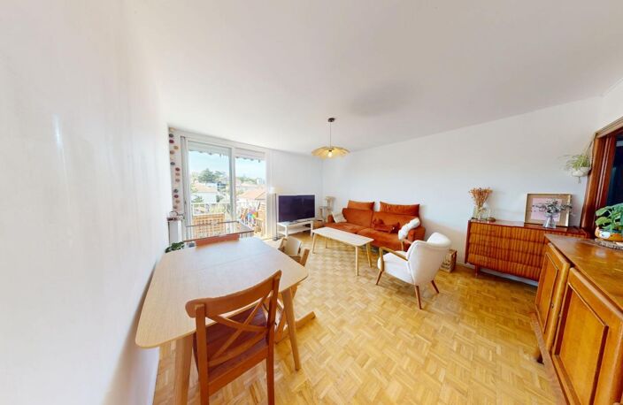 Appartement À Vendre T4 d'env. 70 m² avec balcon et loggia, cave — photo 2