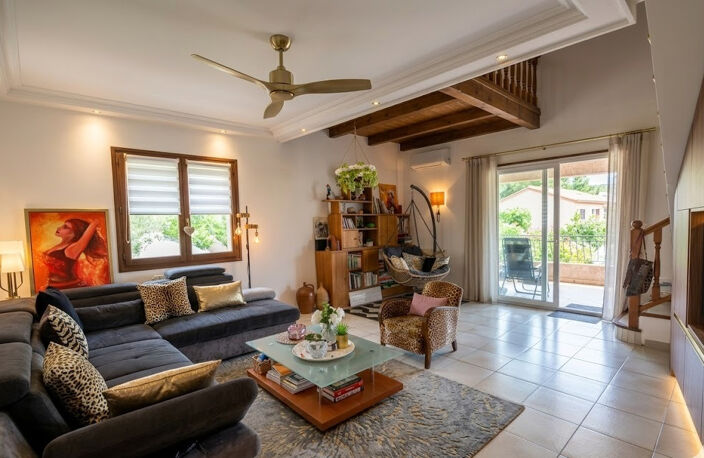 - VILLA FOLELLI  230 M²  VUE MER PISCINE SECTEUR CALME — photo 4
