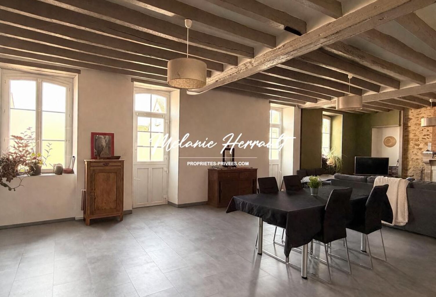 Maison semi-mitoyenne - 5 chambres - Neuville sur Sarthe (72190) — photo 1
