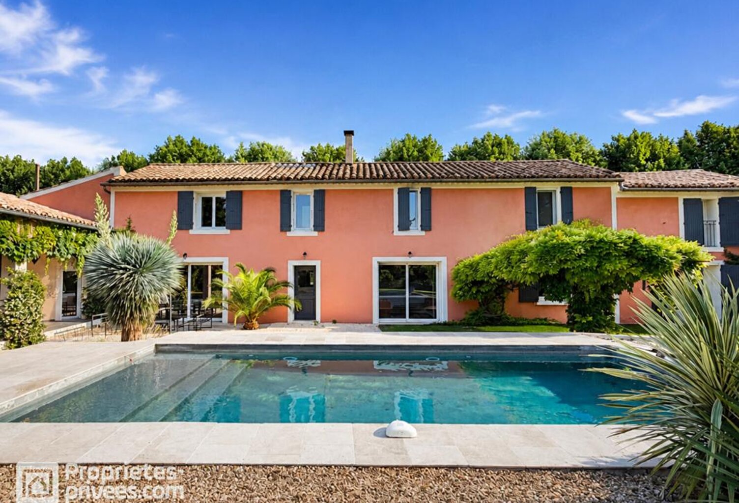 Mas entièrement rénové, 8 pièces, 308 m², ORANGE SUD — photo 1
