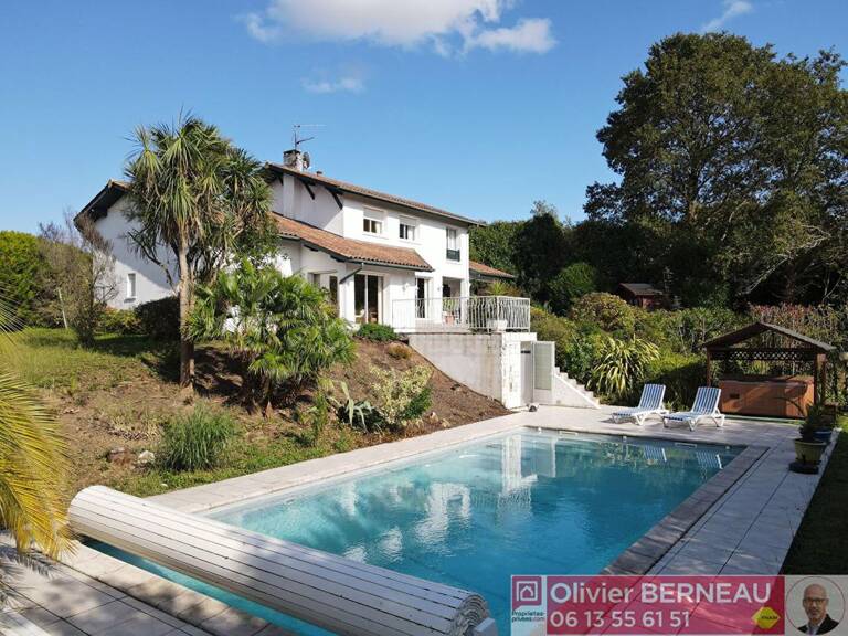 Villa d'architecte à Arcangues 6 pièce(s) 163 m2 - Piscine + SPA — photo 1