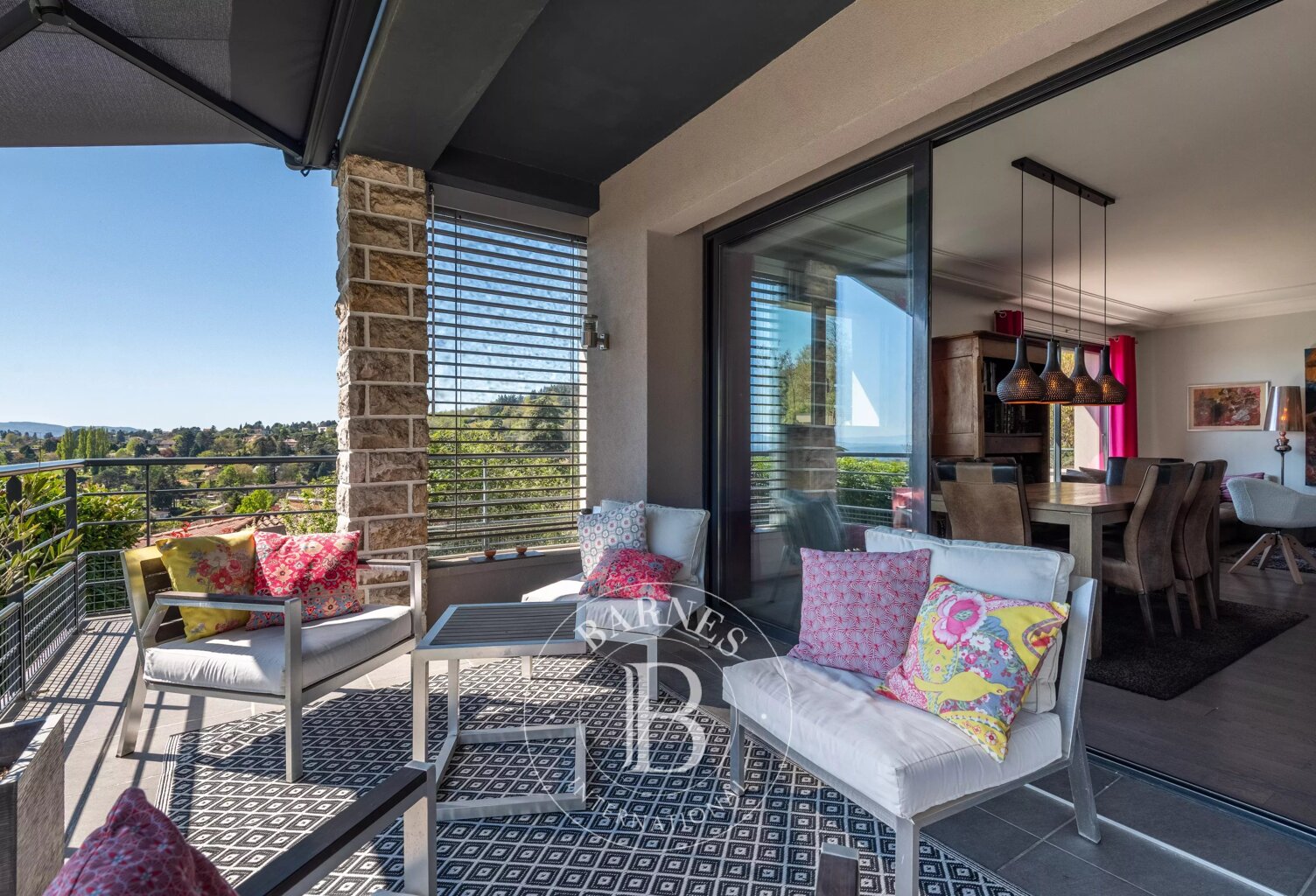 St Cyr-Au-Mont-D'Or - Maison de 240 m² environ - Terrain de 1530 m² - 5 Chambres - Piscine — photo 1
