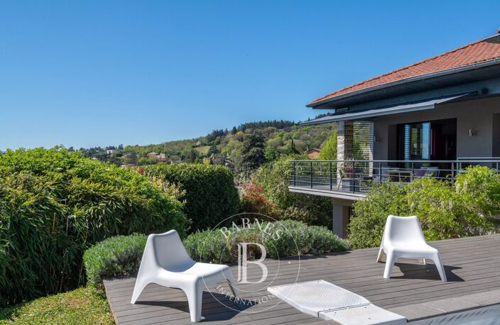 St Cyr-Au-Mont-D'Or - Maison de 240 m² environ - Terrain de 1530 m² - 5 Chambres - Piscine — photo 3
