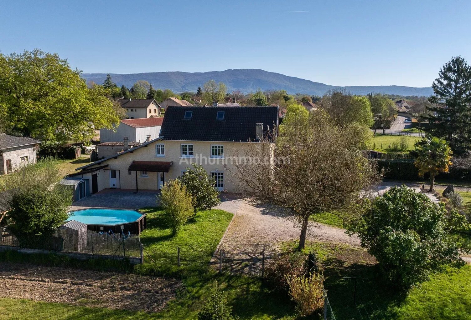 Maison 170m² - Morestel — photo 1