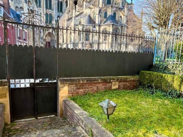 Maison - 237m² - NOYON — photo du bien