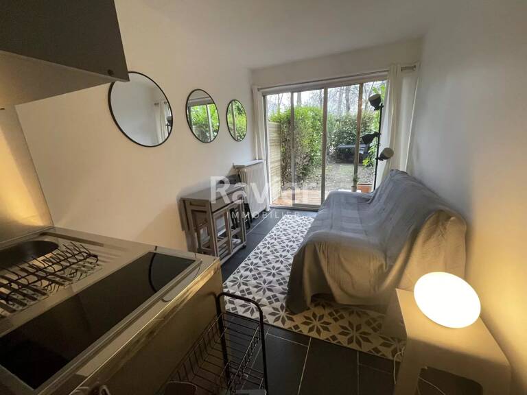 STUDIO MEUBLE + JARDIN PRIVATIF — photo 1