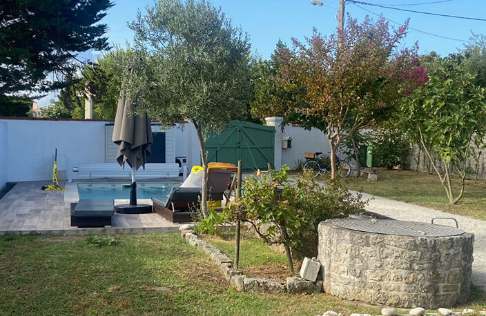Maison de village avec piscine, jardin paysagé et commerces à pied — photo 3