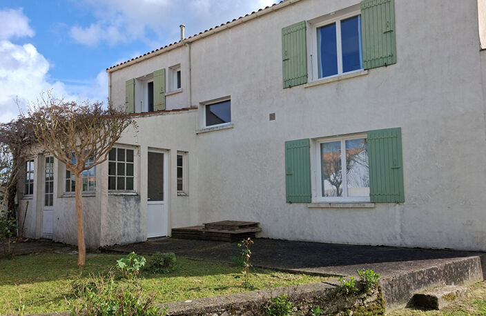 Maison de village avec piscine, jardin paysagé et commerces à pied — photo 4