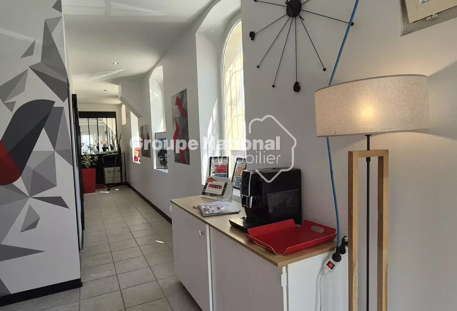 Local commercial — photo 1