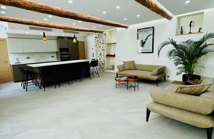 COEUR VIEIL ANTIBES - Immeuble d'exception  de 493 m²  classé au — photo 5