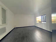 Les Billaux   Grand garage avec fort potentiel — photo 2