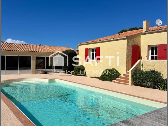 Grande maison  avec piscine centre de la cotiniere — photo du bien
