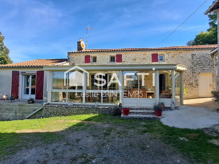 Maison spacieuse avec dépendances et jardin arboré — photo 1
