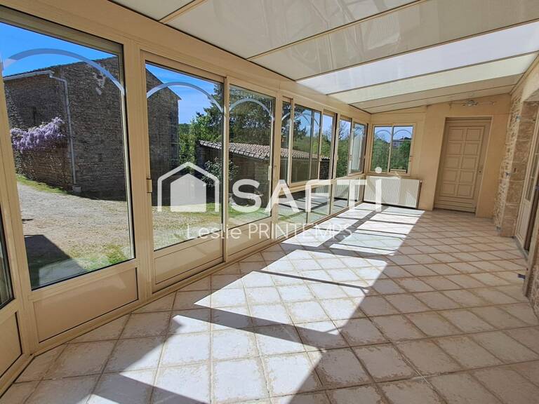 Maison spacieuse avec dépendances et jardin arboré — photo 1