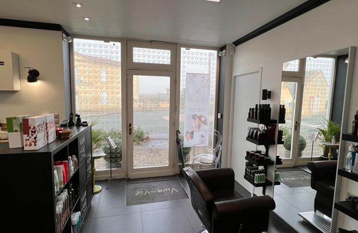 Salon de coiffure lumineux et fonctionnel — photo 3