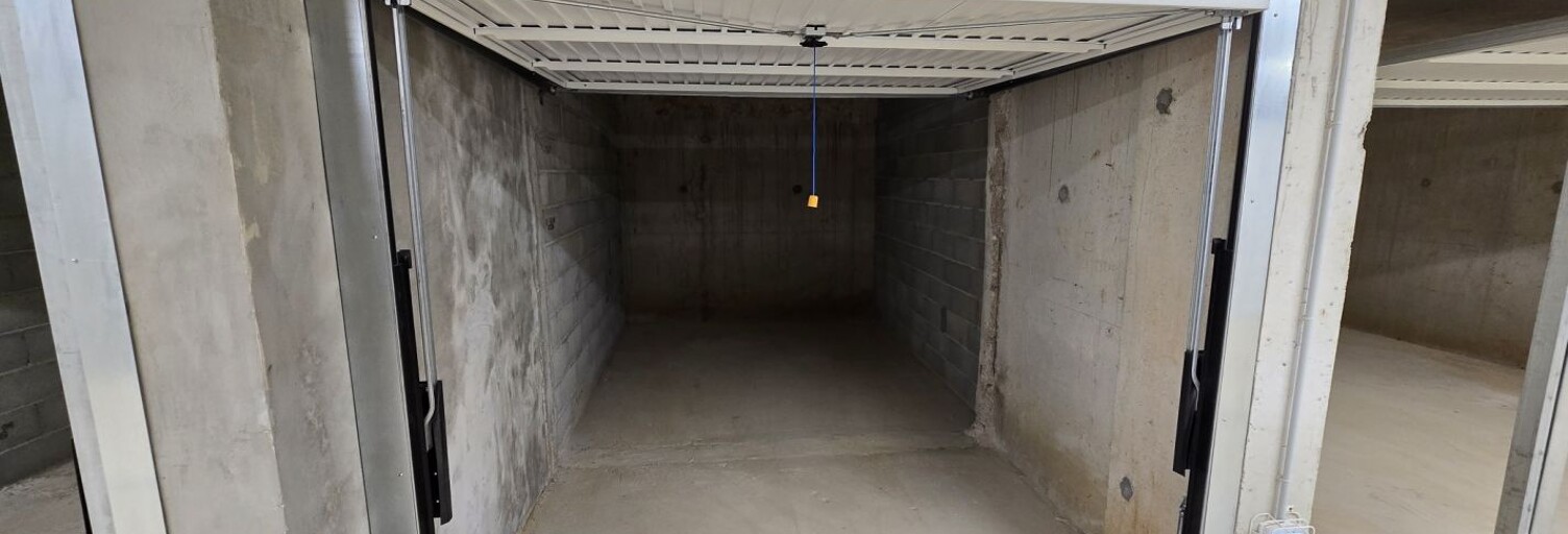 Garage  13 m² à louer à Ajaccio (20090)