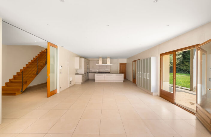 Maison beaux volumes sur terrain 3 180 m2 — photo 5