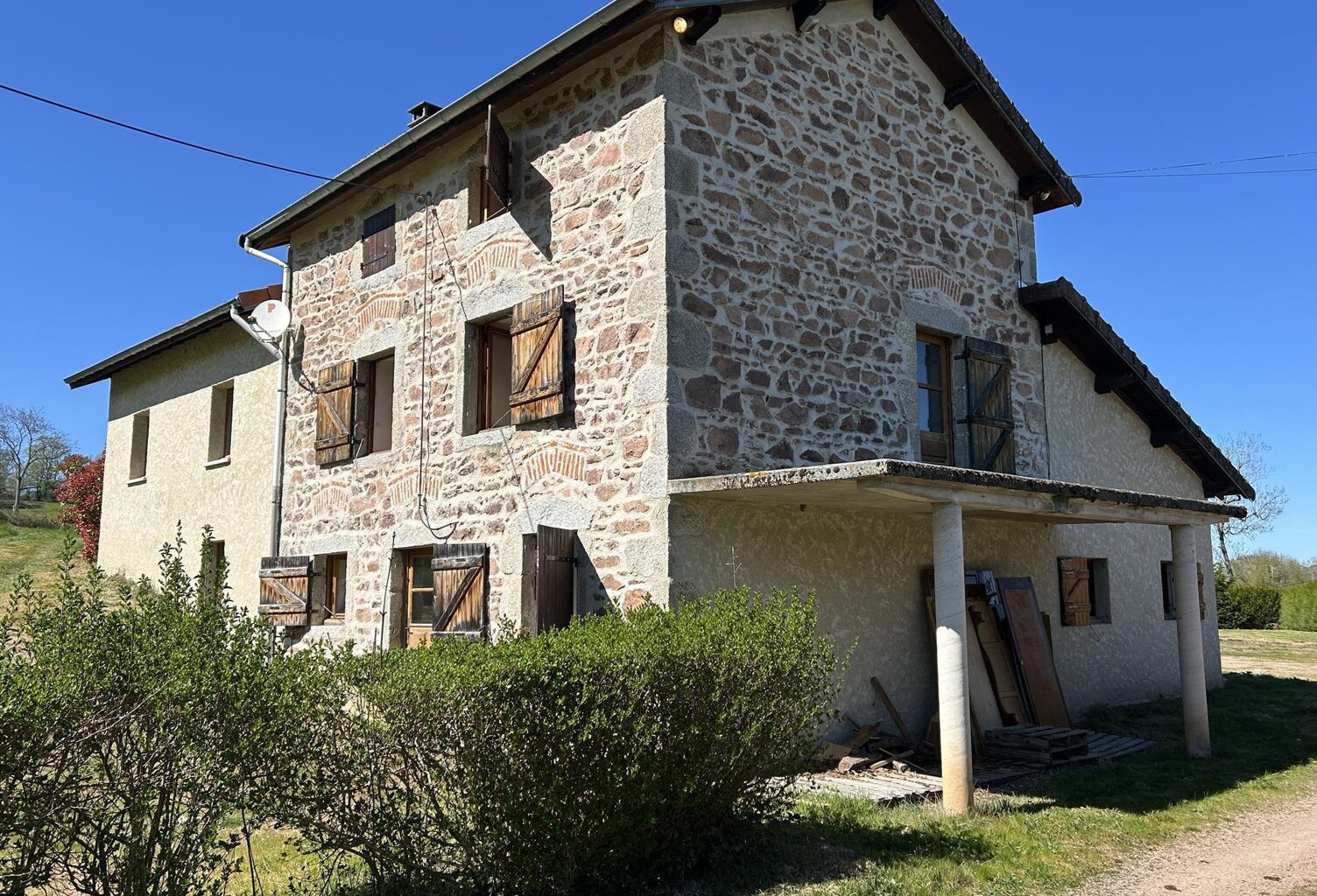 Vente maison 4 pièces 133 m² La Pacaudière (42310) — photo 1